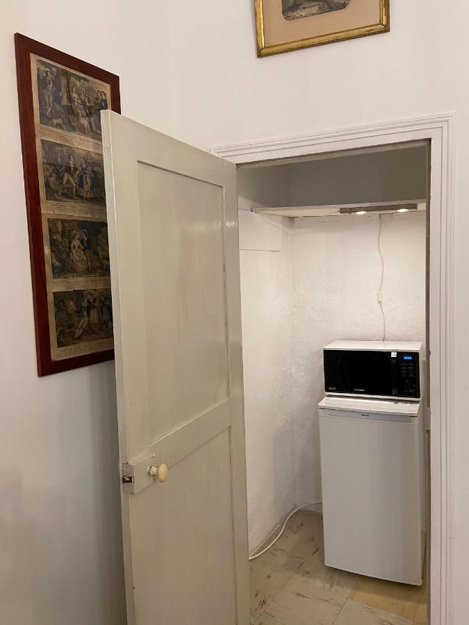Maison 1823 - Suites De Charme A Garons Room photo